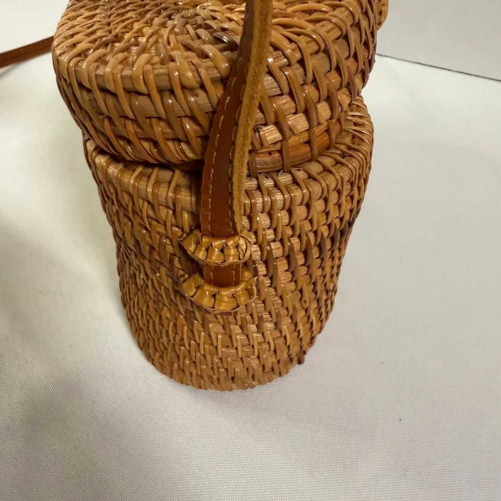 N/A handcrafted rattan